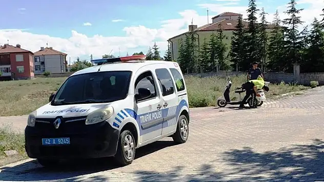 Konya'da elektrikli bisiklet ile otomobil çarpıştı: 2 yaralı
