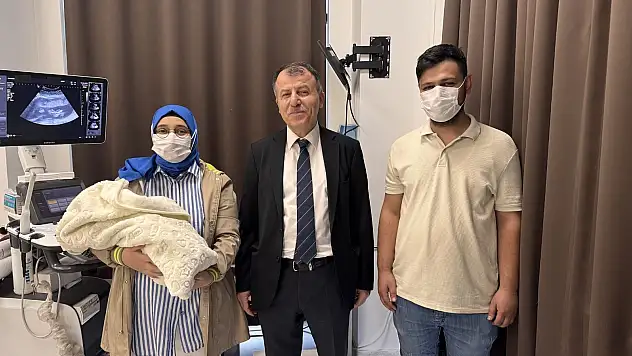 Konya'da eli ve ayakları gelişmeyen bebeğe anne karnında müdahale edildi