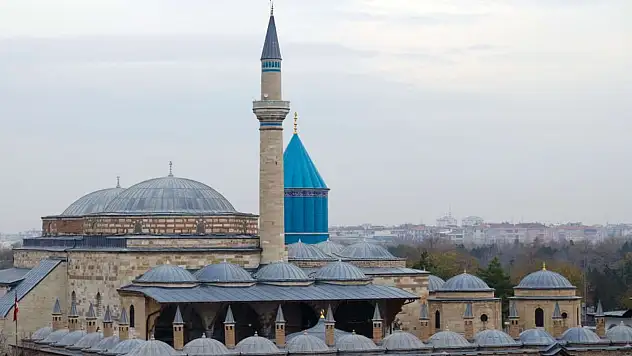 Konya'da esnaf Hazreti Mevlana'nın 752. Vuslat Yıl Dönümü törenlerine hazır