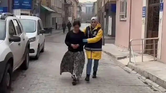 Konya'da eve giren 2 kadın hırsız suçüstü yakalandı
