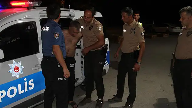 Konya'da evinin balkonundan havaya tüfekle ateş açan kişi gözaltına alındı
