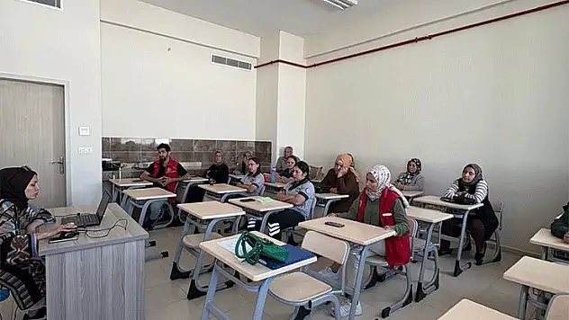 Konya'da finansal okuryazarlık ve aile değerleri eğitimi düzenlendi