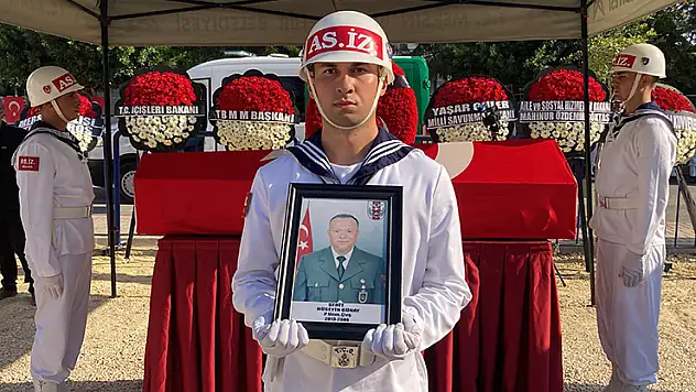 Konya'da görev esnasında şehit olan uzman çavuş defnedildi