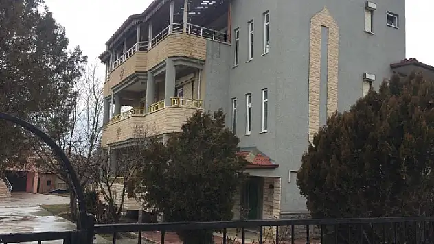Konya'da gurbetçiye ait 3 katlı ev soyuldu