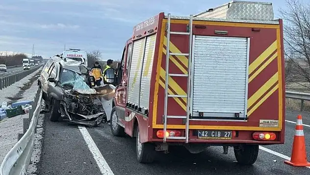 Konya'da hafif ticari araç ile tır çarpıştı: 1 ölü