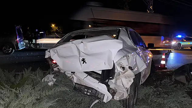Konya'da hafif ticari araçla otomobilin çarpıştığı kazada 4 kişi yaralandı