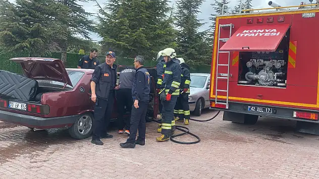 Konya'da hastane otoparkındaki otomobilde yangın çıktı
