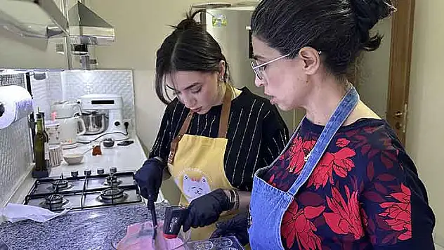 Konya'da iki kadın hobilerini kazanca dönüştürdü
