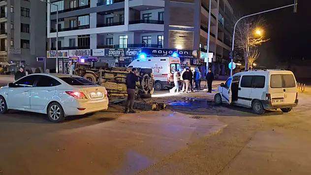 Konya'da iki kamyonet çarpıştı: 2 yaralı