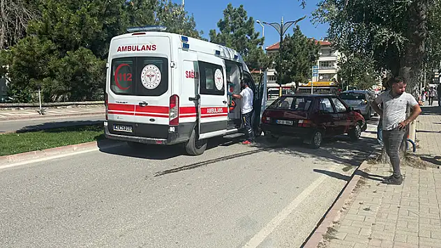 Konya'da iki otomobil çarpıştı, 1 kişi yaralandı
