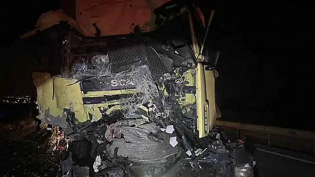 Konya'da iki tırın çarpıştığı kazada 1 kişi yaralandı