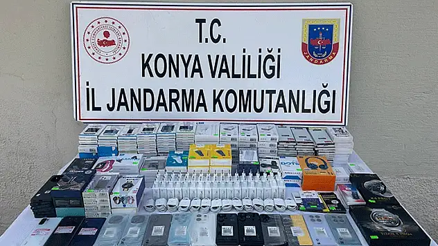 Konya'da kaçak elektronik malzeme satanlara operasyon