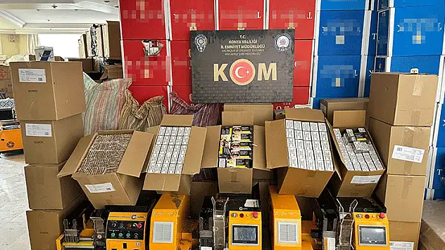 Konya'da kaçak sigara üretilen eve baskın: 220 bin makaron ele geçirildi