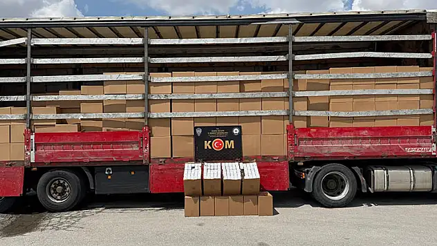 Konya'da kaçak silah ve makaron operasyonu: 3 gözaltı