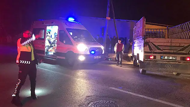 Konya'da kamyonet ile motosiklet çarpıştı: 2 yaralı