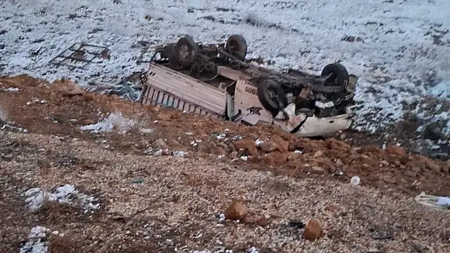Konya'da kamyonet şarampole devrildi: 4 yaralı