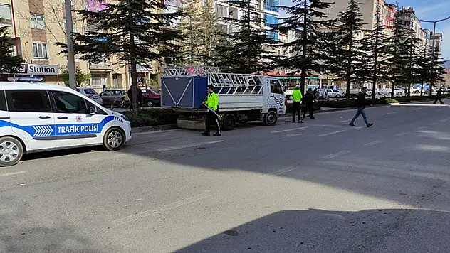 Konya'da kamyonet yayalara çarptı: 2 yaralı
