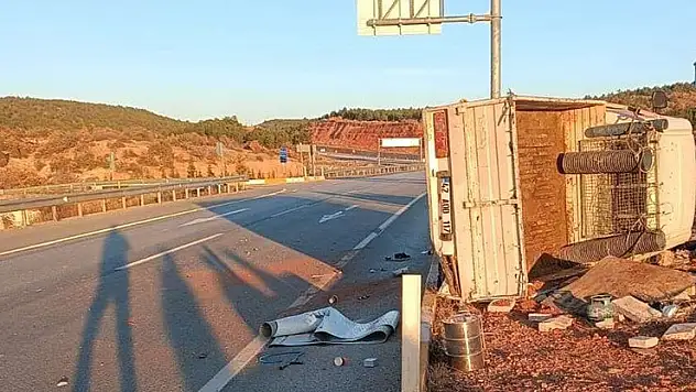 Konya'da kamyonun çarptığı kamyonet devrildi: 1 ölü, 1 yaralı