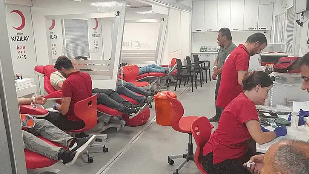 Konya'da kan bağışı kampanyası büyük ilgi gördü