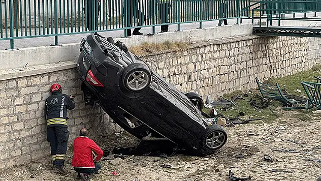 Konya'da kanala düşen otomobildeki 1 kişi öldü, 1 kişi yaralandı