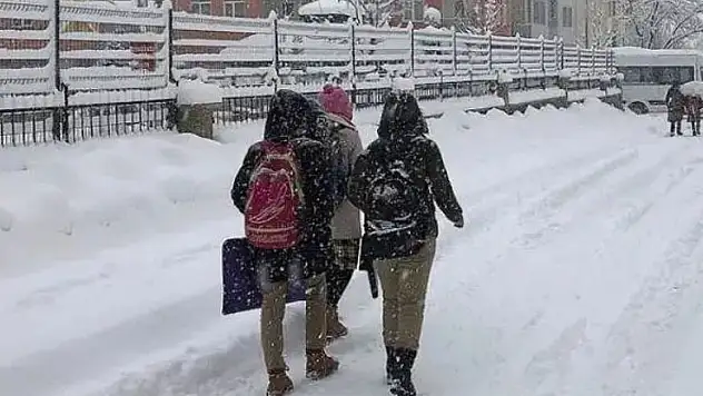Konya'da kar engeli bu ilçede eğitimi durdurdu