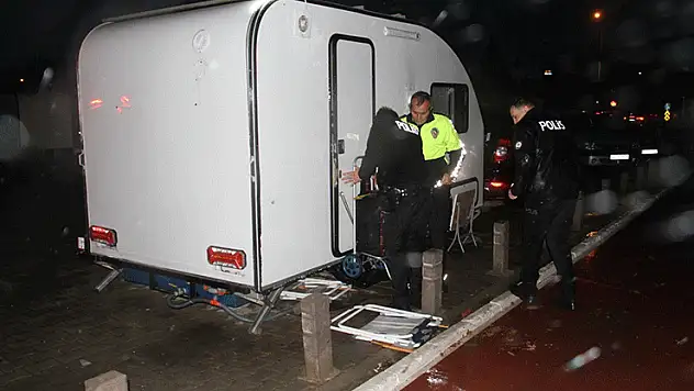 Konya'da karavanda kalan yaşlı adamdan haber alınamıyor