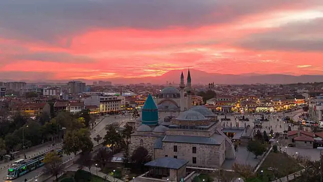 Konya'da kartpostallık gün batımı manzaraları