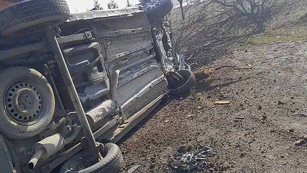 Konya'da kontrolden çıkan kamyonet devrildi