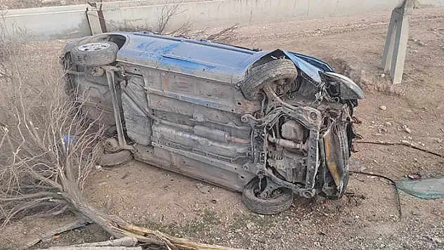 Konya'da kontrolden çıkan otomobil takla attı: 6 yaralı