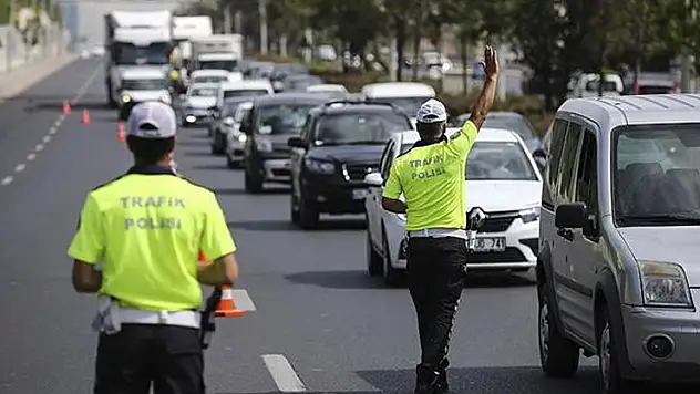 Konya'da kural ihlali yapan sürücülere 937 bin lira ceza kesildi