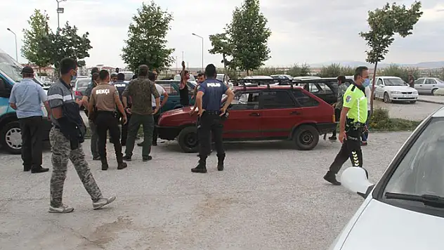 Konya'da kurşunlanan otomobilin sürücüsü yaralandı
