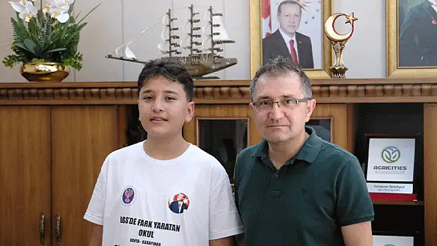 Konya'da LGS sınavında tam puan alan öğrencinin başarısı