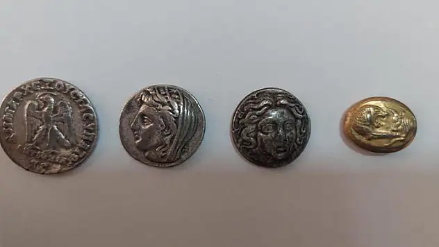 Konya'da Lidya, Helenistik ve Roma dönemine ait sikkeler ele geçirildi
