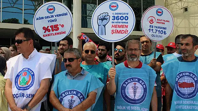 Konya'da Memur-Sen'den 'Gelirde Adalet, Ücrette Denge' eylemi