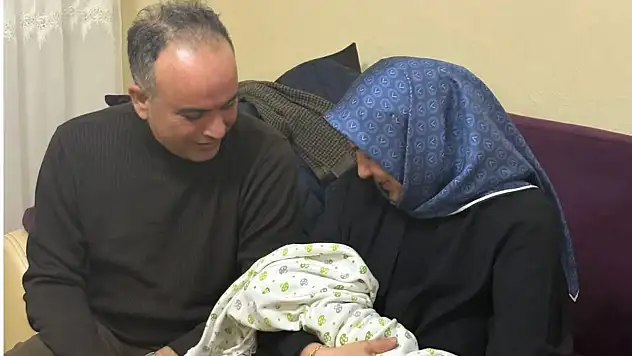 Konya'da 'Merhaba Bebek Projesi' kapsamında bir aileye ziyaret yapıldı