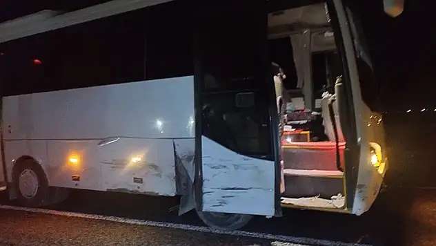 Konya'da minibüs ile otomobil çarpıştı: 1 yaralı