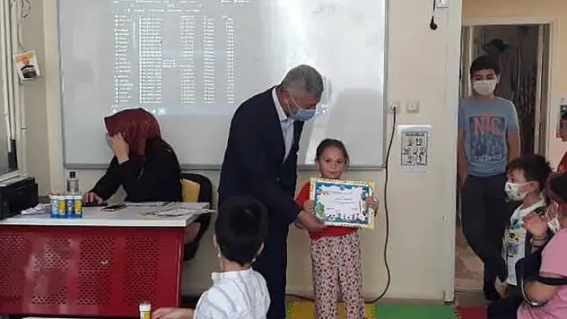 Konya'da miniklerin karne heyecanı

