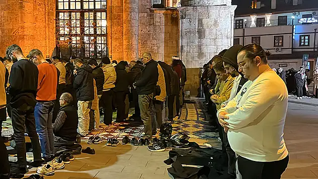 Konya'da Miraç Kandili dualarla idrak edildi