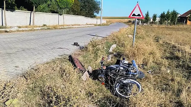 Konya'da motosiklet devrildi, sürücü yaralandı

