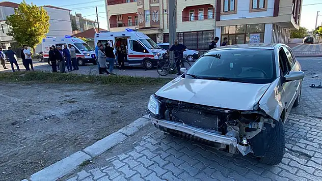 Konya'da motosiklet ve otomobil çarpıştı: 2 çocuk yaralandı
