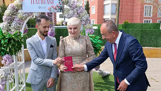 Konya'da nikah salonlarında '05.05.2025' yoğunluğu yaşandı
