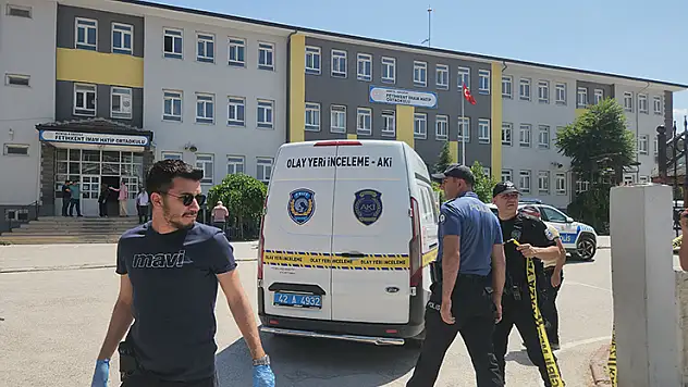 Konya'da okulda silahlı saldırıya uğrayan öğretmen hayatını kaybetti
