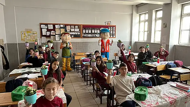 Konya'da 'Okullarımız Çiçek Açıyor' projesi devam ediyor