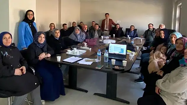 Konya'da örtüaltı sebze yetiştiriciliği eğitimi verildi