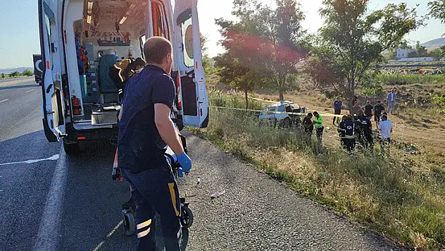 Konya'da otomobil, ağaca çarptı: 1 ölü, 2 yaralı