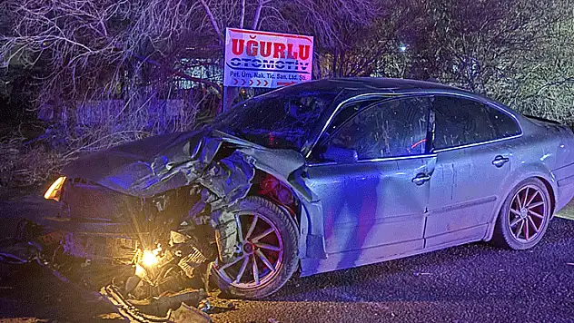 Konya'da otomobil ile çekici çarpıştı: 5 yaralı