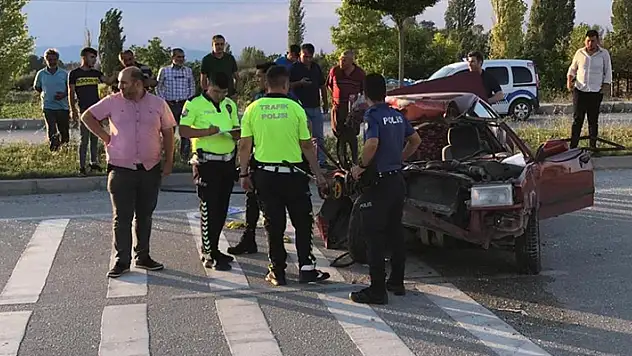 Konya'da otomobil ile kamyonet çarpıştı: 2 yaralı
