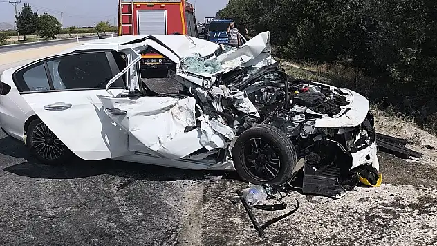 Konya'da otomobil kamyonetle çarpıştı: 1 ölü, 5 yaralı