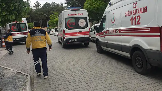 Konya'da otomobil şarampole takla attı: 4 yaralı
