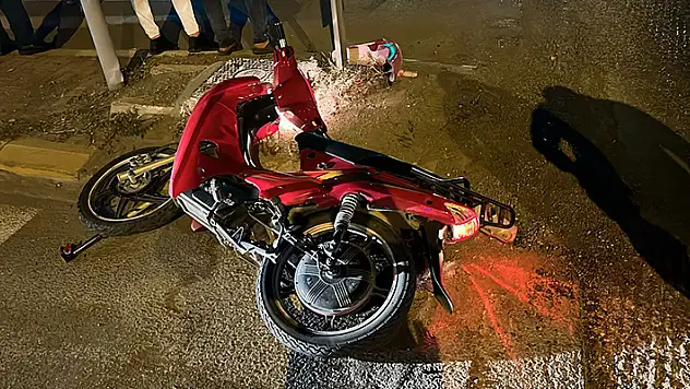 Konya'da otomobille çarpışan elektrikli bisikletin sürücüsü yaralandı

